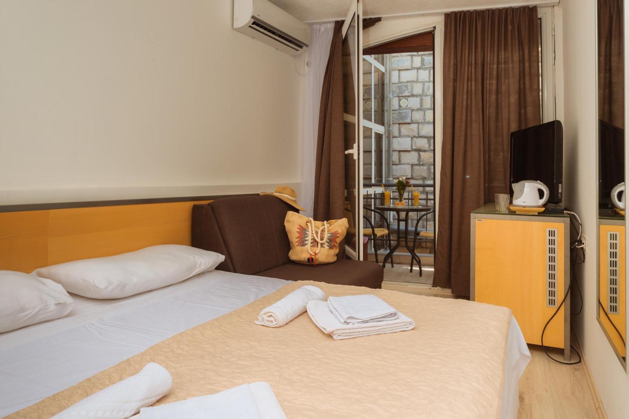 Hotel Savojo Petrovac Habitación foto